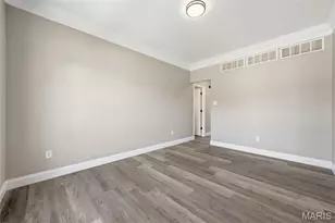 47 Rivermeadows Dr, Florissant, MO 63031 - Photo 10