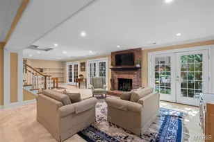 166 N Central Ave, Clayton, MO 63105 - Photo 44