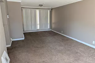 750 Kelvin Dr, Bellefontaine Neighbors, MO 63137 - Photo 2