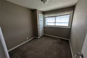 750 Kelvin Dr, Bellefontaine Neighbors, MO 63137 - Photo 4