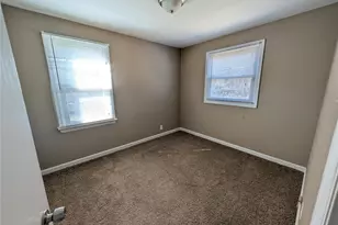 750 Kelvin Dr, Bellefontaine Neighbors, MO 63137 - Photo 6