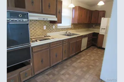 842 Holiday Avenue, Hazelwood, MO 63042 - Photo 4