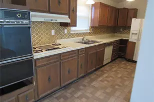 842 Holiday Ave, Hazelwood, MO 63042 - Photo 4