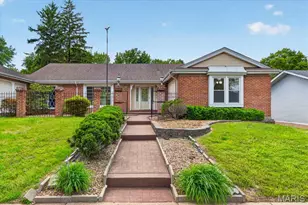 5 Blossomwood Ct, Florissant, MO 63033 - Photo 2