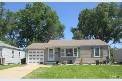 843 Loekes Drive, Florissant, MO 63031 - Photo 1