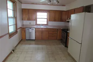 627 S Benton Ave, Saint Charles, MO 63301 - Photo 6