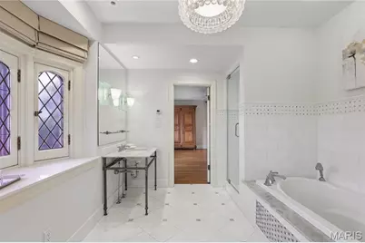 5745 Lindell Boulevard, Saint Louis, MO 63112 - Photo 22