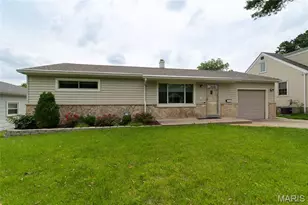 422 Barron Ln, Webster Groves, MO 63119 - Photo 2