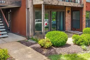 1084 Mersey Bend Dr, Saint Louis, MO 63129 - Photo 2