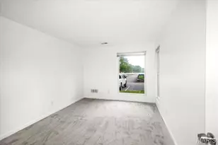 1084 Mersey Bend Dr, Saint Louis, MO 63129 - Photo 14