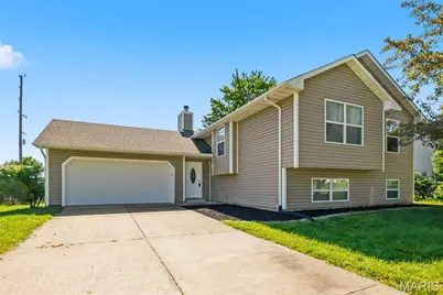 1145 Claycrest Circle, Saint Charles, MO 63304 - Photo 2
