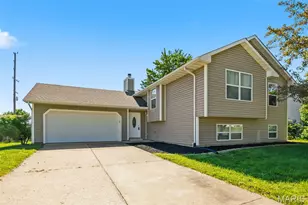1145 Claycrest Cir, Saint Charles, MO 63304 - Photo 2