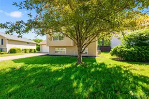 1145 Claycrest Cir, Saint Charles, MO 63304 - Photo 4