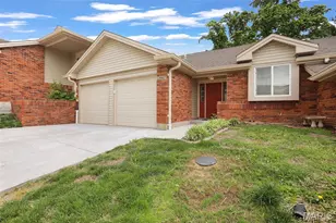 12907 Springdale Village Dr, Unincorporated, MO 63146 - Photo 2
