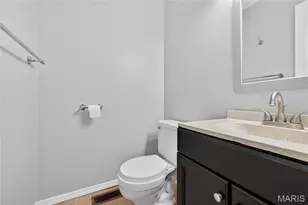 1041 N Clay Ave, Kirkwood, MO 63122 - Photo 8