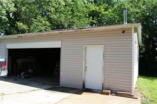 9119 Shelley Ave, Overland, MO 63114 - Photo 36