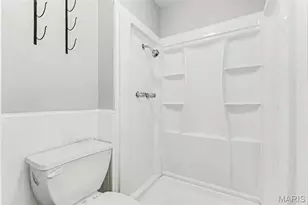 11433 Tobaggon Trl, Florissant, MO 63033 - Photo 10