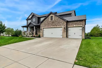 127 Central Park Avenue, Wentzville, MO 63385 - Photo 2