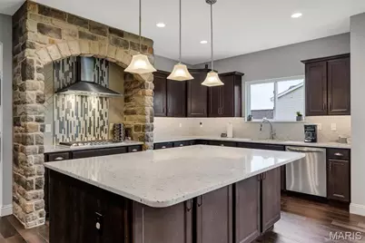 127 Central Park Avenue, Wentzville, MO 63385 - Photo 8
