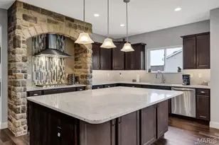 127 Central Park Ave, Wentzville, MO 63385 - Photo 8