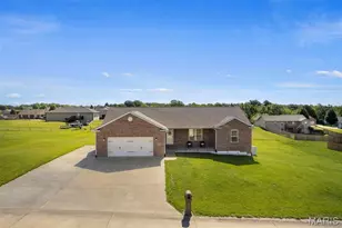 451 Cedar Meadows Dr, Jackson, MO 63755 - Photo 2