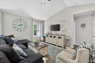 542 Springhurst Pkwy, O'Fallon, MO 63368 - Photo 8