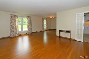 111 Green Acres Rd, Bellefontaine Neighbors, MO 63137 - Photo 4