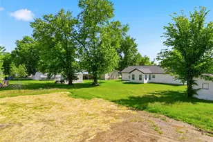 256 Walnut St, Hawk Point, MO 63349 - Photo 34
