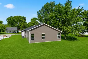 256 Walnut St, Hawk Point, MO 63349 - Photo 26