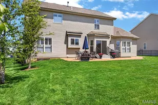 124 Central Park Ave, Wentzville, MO 63385 - Photo 12