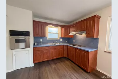 569 Lodge Drive, Saint Louis, MO 63126 - Photo 2