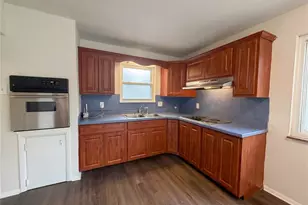 569 Lodge Dr, Saint Louis, MO 63126 - Photo 2