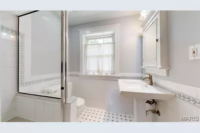 6637 Waterman Avenue, University City, MO 63130 - Photo 24