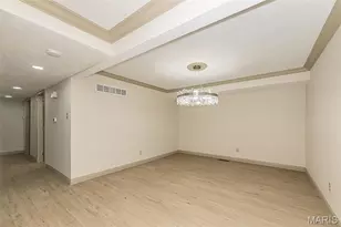 10315 Forest Brook Ln, Saint Louis, MO 63146 - Photo 8