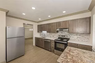 10315 Forest Brook Ln, Saint Louis, MO 63146 - Photo 12