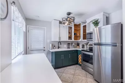 9920 Bunker Hill Drive #E, Saint Louis, MO 63123 - Photo 8