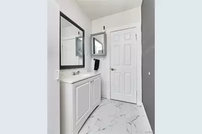 8615 Mackenzie Road, Saint Louis, MO 63123 - Photo 22
