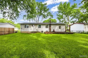 2558 Carousel Ct, Florissant, MO 63031 - Photo 6