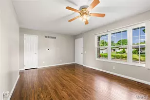 2558 Carousel Ct, Florissant, MO 63031 - Photo 10