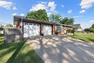 374 Edgewood Dr, Cape Girardeau, MO 63703 - Photo 2