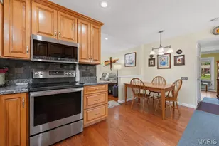 409 Mayfair Dr, Ballwin, MO 63011 - Photo 18