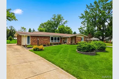 409 Mayfair Drive, Ballwin, MO 63011 - Photo 2