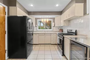 9401 Sophine Ln, Saint Louis, MO 63123 - Photo 8