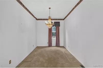 1392 Burd Avenue, Saint Louis, MO 63112 - Photo 10