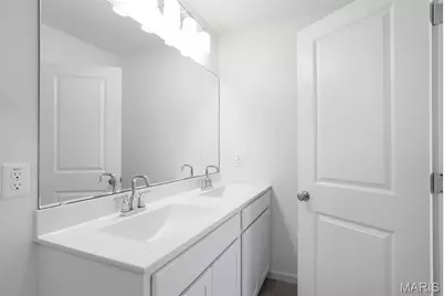 12244 Louiselle Park Drive, Maryland Heights, MO 63043 - Photo 14