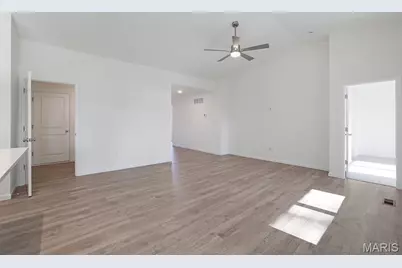 12244 Louiselle Park Drive, Maryland Heights, MO 63043 - Photo 8