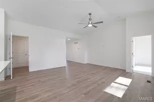 12244 Louiselle Park Dr, Maryland Heights, MO 63043 - Photo 8