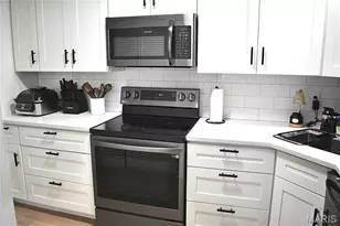 10003 Sakura Dr, Saint Louis, MO 63128 - Photo 12