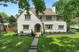7401 Oxford Dr, Saint Louis, MO 63105 - Photo 4