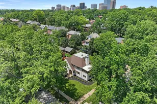 7401 Oxford Dr, Saint Louis, MO 63105 - Photo 44